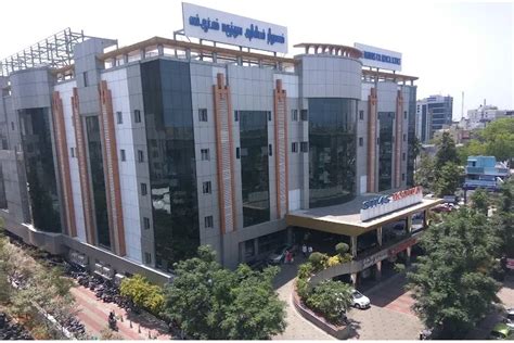 SRM Vadapalani: Admission 2026, Fees, Rankings, Scholarship