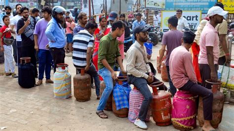 Iran War Impact: Commercial LPG Shortage Hits Delhi-NCR Restaurants ...