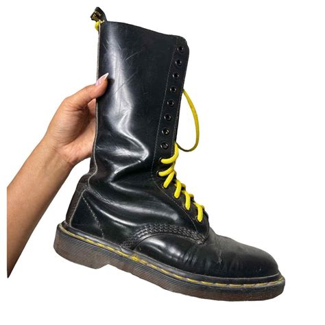 12 hole dr martens new arrivals