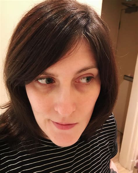 25+ Long Faces Hairstyles