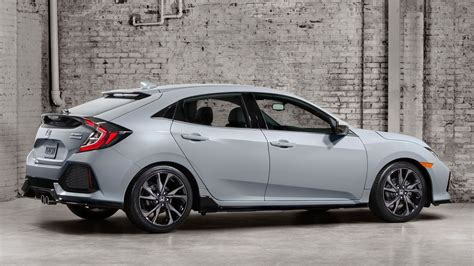2017 Honda Civic Hatchback first look