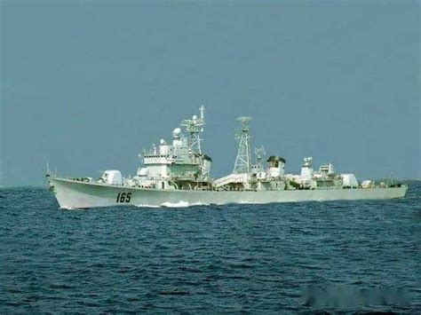 图文：湛江号驱逐舰与053型护卫舰编队_新浪军事_新浪网