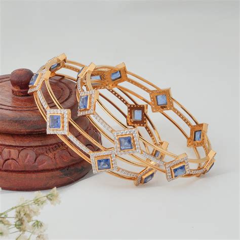 Uthisha Pair Bangles – Sri Vasavi Thanga Maaligai