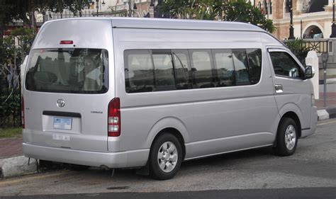 File:Toyota Hiace (fifth generation) (Grand Cabin) (rear), Kuala Lumpur ...