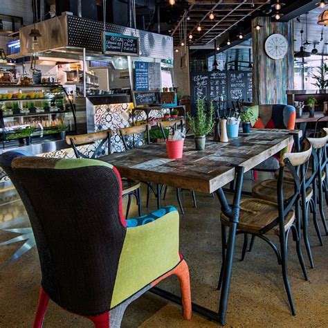 10 BEST Restaurants Near Revo Café at Anantara The Palm