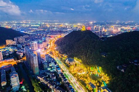 浙江台州椒江区CBD航拍_3840X2160_高清视频素材下载(编号:8553947)_实拍视频_光厂(VJ师网) www.vjshi.com