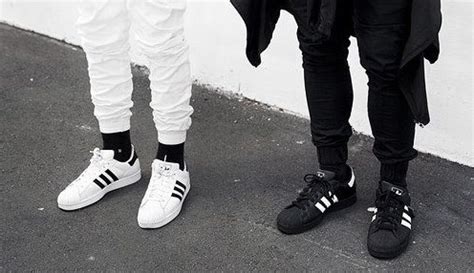 Remercier rouleau Temps black and white adidas shoes outfit Ananiver ...