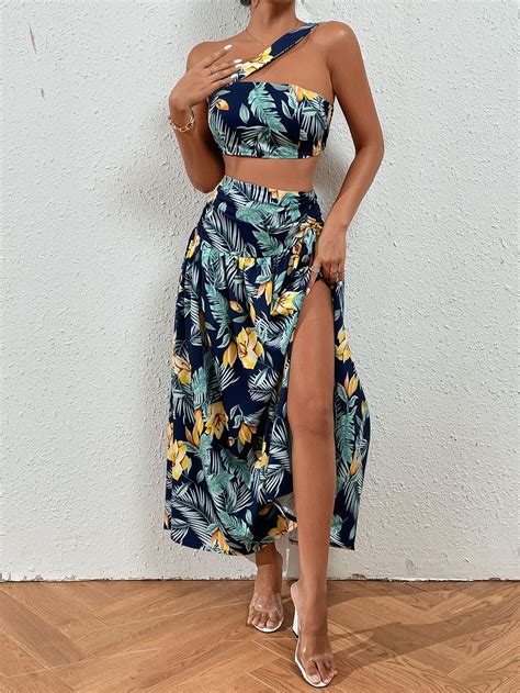 Pin by Sandradjordjevic on Fashion | Luau outfits, Hawaiian outfit ...