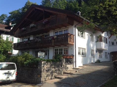 LANDHAUS PITZNER (Garmisch-Partenkirchen) - Guesthouse Reviews & Photos ...