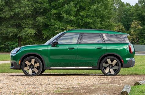 2025 MINI Cooper Countryman Review, Pricing, & Pictures | U.S. News