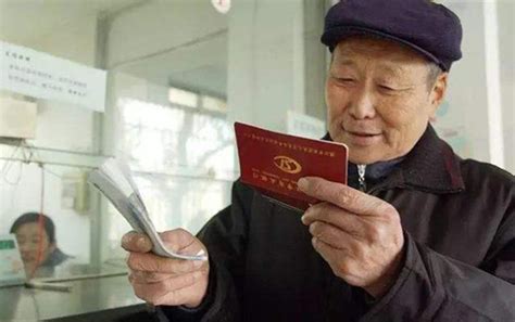 71岁山东老太自驾游川藏：没有“万元”退休金，年轻时开过拖拉机_凤凰网视频_凤凰网