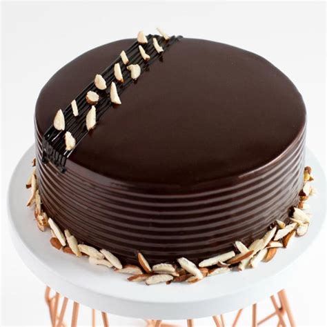 Send Luscious Chocolate Cake Online - GAL22-108900 | Giftalove