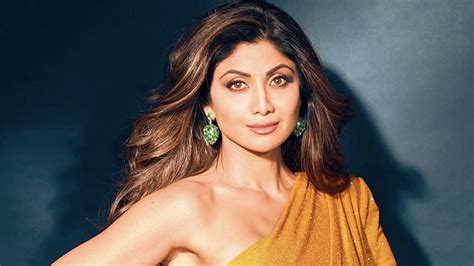 Shilpa Shetty Kundra’s one-shoulder mustard gown is a great alternative ...