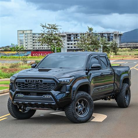 2025 Toyota Tacoma Mid-Size Pickup Truck Flaunts Subtle Upgrades, Including a Carbon Hood ...