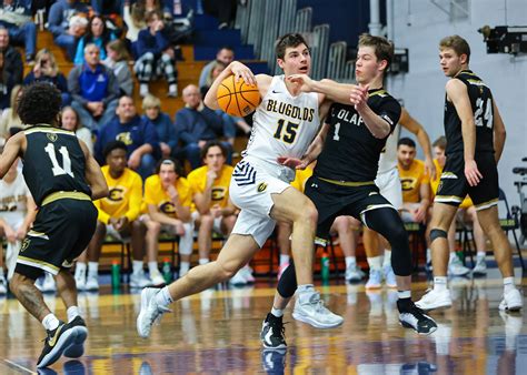 Blugolds' rally comes up short at UW-Stout - University of Wisconsin ...