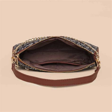 Lattice Lace Baguette – Zouk