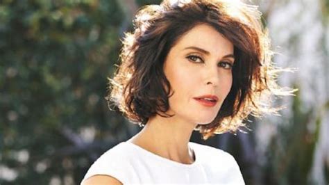 Supergirl: Teri Hatcher joins cast as season 2's big bad