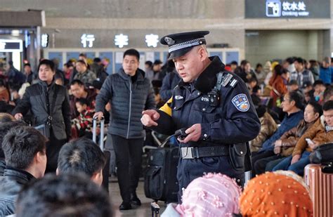 北京：铁警全力保平安_新闻中心_中国网