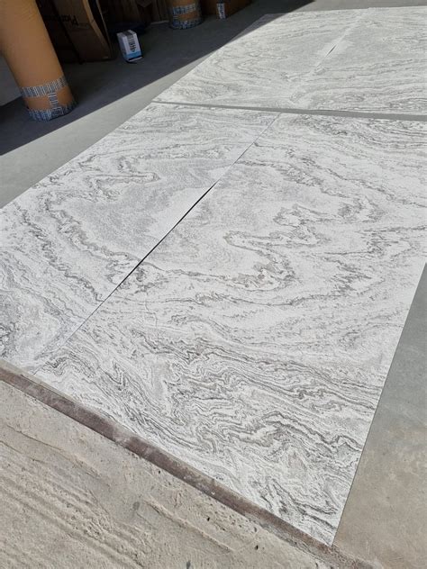 Everest White 122x244 cm (2,997 mp )