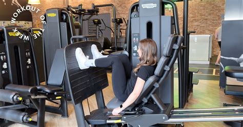 Lower Body Strength Training Exercise with Machine 的图像结果