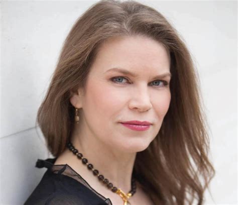 PRESS RELEASE: New Executive Director, Emily Lynn Cornelius - 6th Street Playhouse