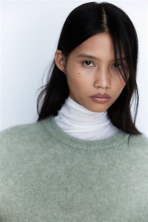 Oversized Alpaca-blend Sweater - Light khaki green - Ladies | H&M CA