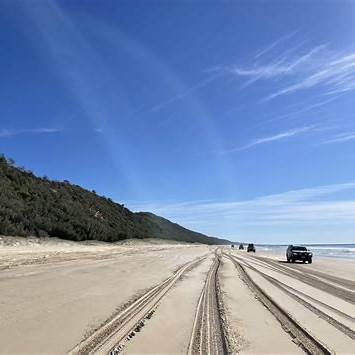 https://www.noosa.com/wp-content/uploads/2024/05/FC8C2A0E-FD78-4F42-9043-8855D9767733_1_105_cteewah.jpeg