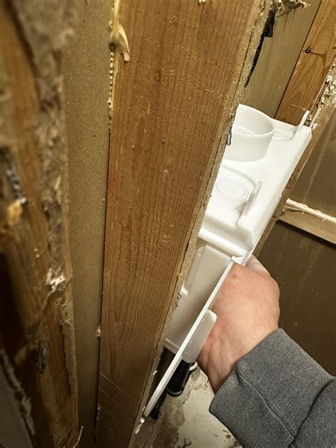 Installing Faceplate On Washing Machine Outlet Box 的图像结果