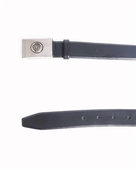 Gucci Black Smooth Leather Belt with Silver Crest Plaque Buckle - My Almari
