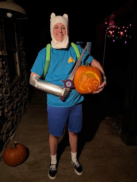 what do y’all think of my finn costume? happy halloween! : r/adventuretime