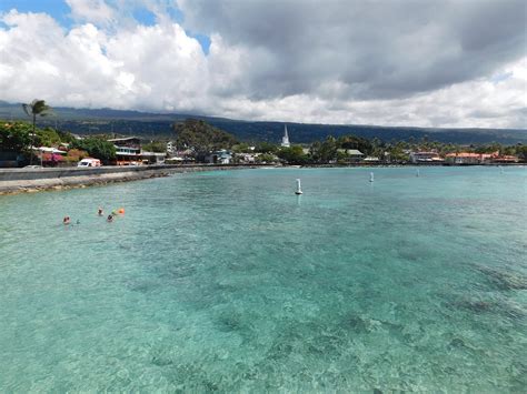 Beautiful Kailua Bay in Kailua-Kona, Hawaii - The World on my Necklace