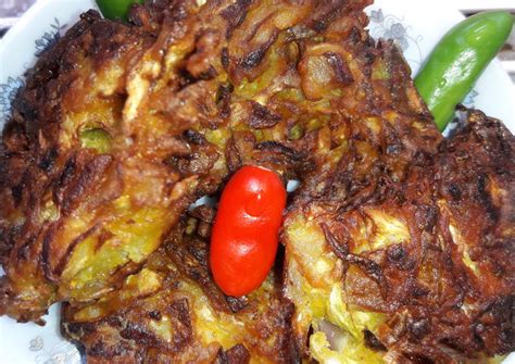 Potato pakoda Recipe by Saswati das - Cookpad