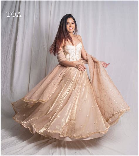 Golden Mukesh Dupatta 💫 – The Outfit Artisan