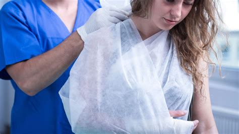 How to Make and Wear a Sling After an Emergency