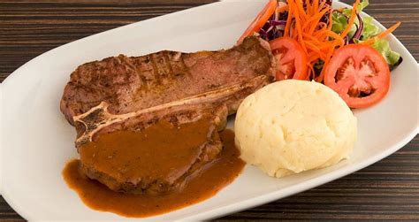 MAXIS BAR & RESTAURANT, Bangkok - Si Phraya - Restaurant Reviews, Phone ...
