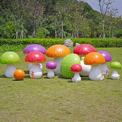 蘑菇玻璃钢景观广场雕塑_玻璃钢雕塑 - 深圳市巧工坊工艺饰品有限公司