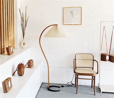 Caprani Floor Lamp – Vakkerlight