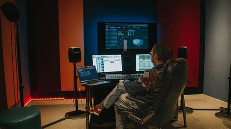 Sound Engineering & Music Production courses in London with SAE UK ...