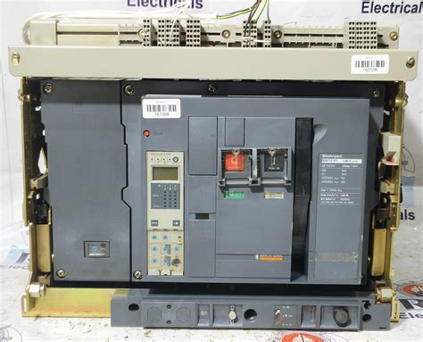 MERLIN GERIN MASTERPACT NT12 H1 1250A 4-POLE AIR CIRCUIT BREAKER ...