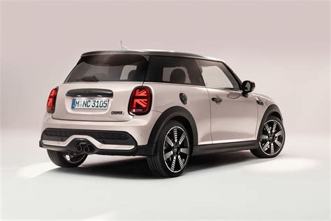 Mini Coopers 2022