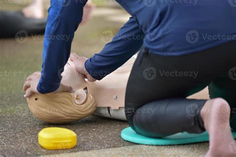 CPR Basic Life Support 的图像结果