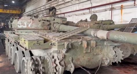 Russia shows modernization of T-62 tanks - Militarnyi