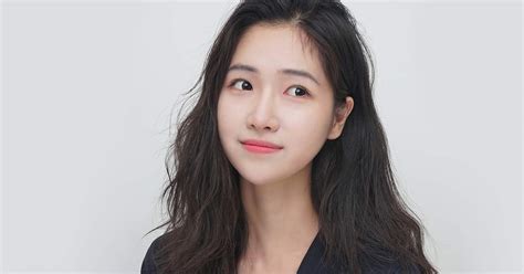 Seoul Korean Style ID Photoshoot in Bukchon - Klook India