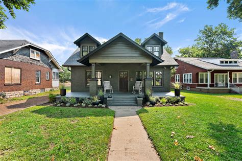 Moody Historic Bungalow on 12 South, Nashville, TN | Off-Site | Peerspace