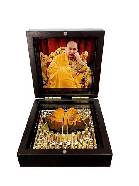 Buy MAPLE Guru Ji Charan Paduka |Guruji Swaroop Wooden Gold Plated ...