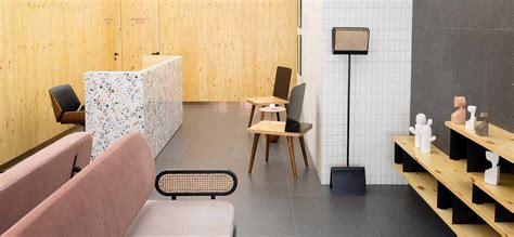 A sunlit clinic with a smooth layout and happy vibe | Goodhomes.co.in