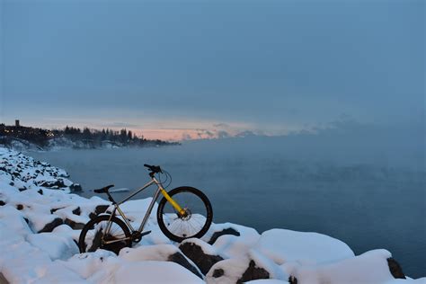 -12F/-24C this morning. Commuting along Lake Superior on cold mornings is my favorite. : r ...
