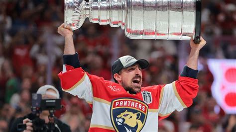 Panthers in awe of Brad Marchand's 'will to win' in Cup run - ESPN