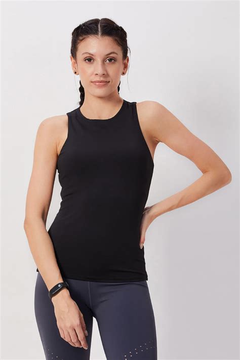 Buy Sportswear & Activewear for Women - SEEQ