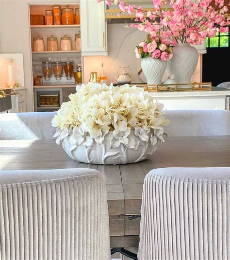 Cr:@inspire_me_home_decor | Contemporary floor vases, Decor, Decorating ...